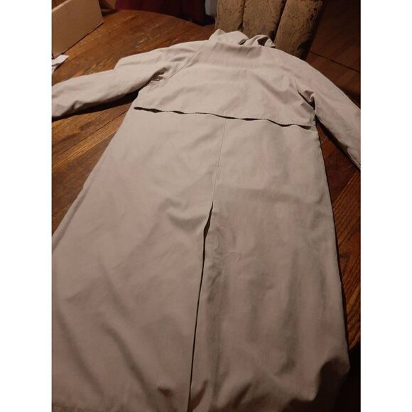 Medium Petite London Fog Tan Belted Trench Coat with Removable Lining - Picture 8 of 8